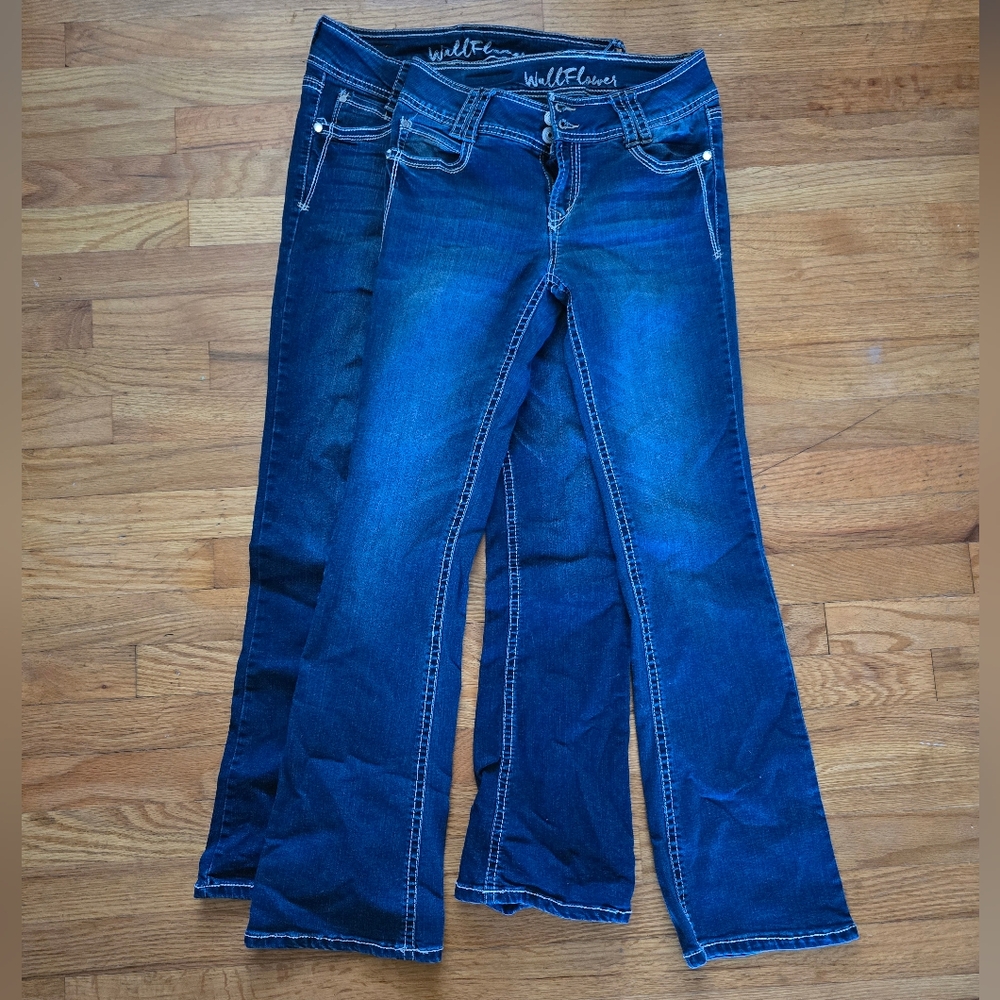 One pair Wallflower size 5